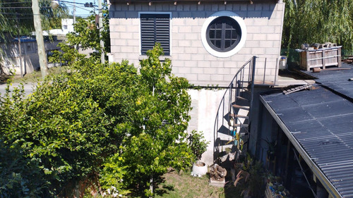 Casa En Venta - 5 Dormitorios 3 Baños - Villa Elvira
