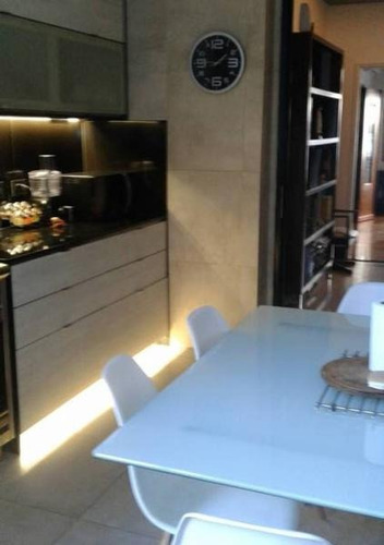 Imagen 4 de 18 de A Metros Del Rio, Av.belgrano, Importante Departamento