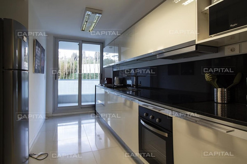 Imagen 9 de 17 de Apartamento Moderno De Dos Dormitorios En Venta Sobre Playa Mansa, Pinares. - Punta Del Este Mansa