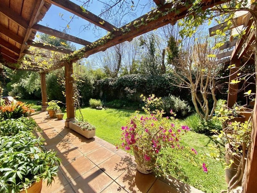 Imagen 3 de 27 de Casa En Venta De 4 Dorm. En Lo Barnechea