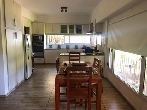 Quinta 5 Ambientes Con Piscina Escucha Oferta