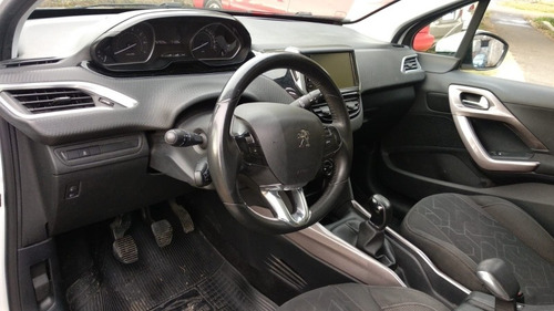 Peugeot 2008 2016 1.2 Full Manual