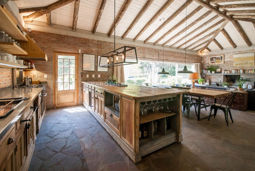 Casa De 3 Dormitorios En Burnett, Punta Del Este-ref:2485