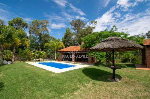 Casa En Alquiler Temporal En Bella Vista. Tres Dormitorios, Dos Baños, Barbacoa, Piscina, Con Vista A Las Sierras