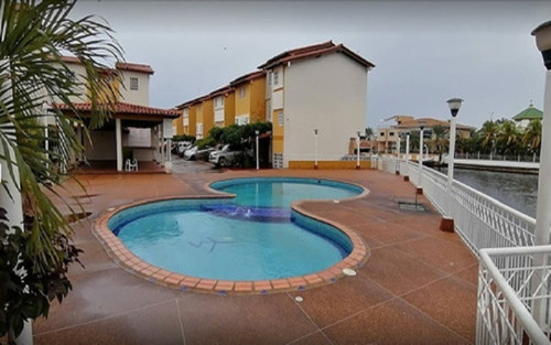 Imagen 17 de 18 de Townhouse En Alquiler En Lecheria C.r Villas Martinique