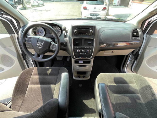 Imagen 10 de 14 de Dodge Grand Caravan 2019 3.7 Se At
