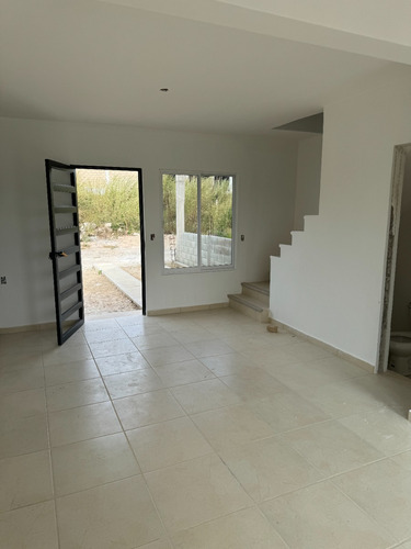 Preventa Casa Hermosa En Berriozábal, Colonia Linda Vista ¡dos Niveles Y Diseño Moderno! Precio A Tratar!!!