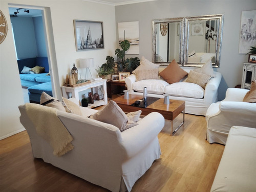 Casa En Venta De 3 Dorm. En Ñuñoa