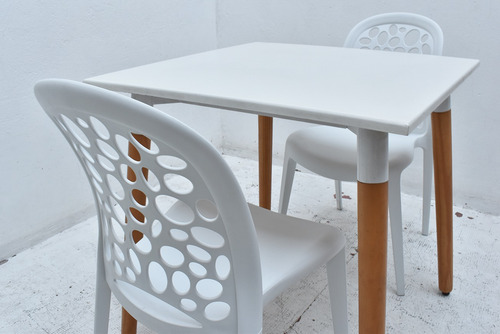 Combo Mesa Bar Eames 70 + 2 Sillas Capri - Muebles Castelar Blanco Liso