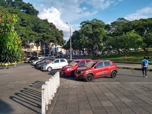 Imagen 4 de 26 de Alquilo Consultorio En El Barrio San Fernando