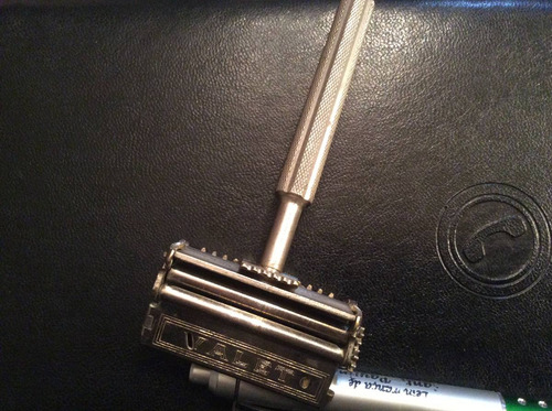 Barbeador / Aparelho De Barbear Marca Valet - Perfeito