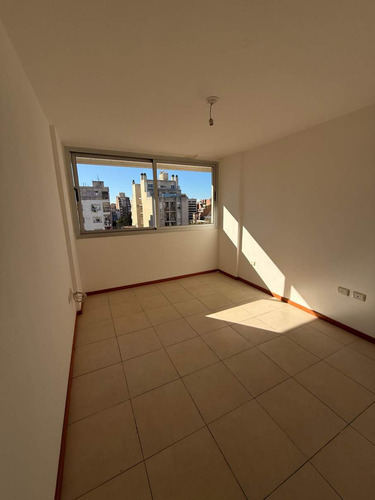 Se Vende Excelente Dpto De Un Dormitorio Y Dos Baños Estilo Duplex!!!!