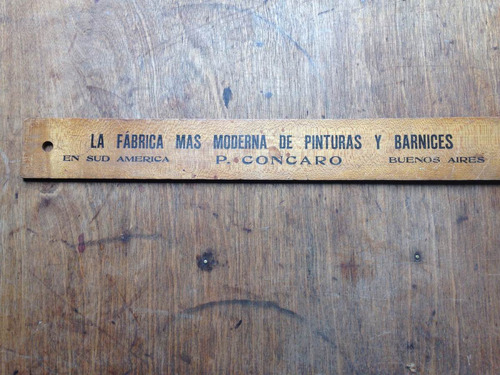 Regla Antigua De Madera Con Publicidad