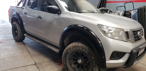 Fender Negros Con Agujeros Nissan Frontier 2016
