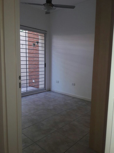 Imagen 5 de 14 de Depto 2 Amb Olivos,