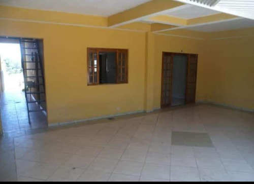 Casa Com 2 Dormitórios, Sala, Cozinha, Banheiro Garagem Para
