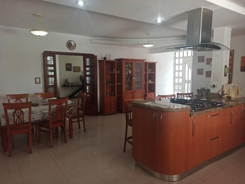 Imagen 4 de 16 de Adriana Atienzo Vende | Casa En Urb. Guaparo (lemc-442)