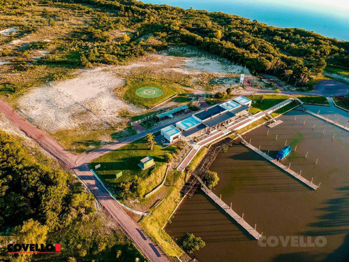 Terreno En Venta Barrio Privado En Carmelo, Médanos De Punta Gorda Casa Chic.
