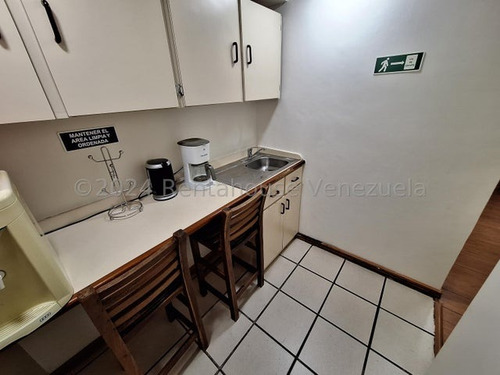 Oficina En Venta Chacao Frente Sambil 24-26660 Yg