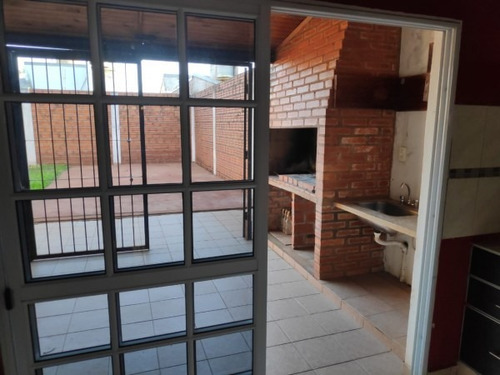 Imagen 11 de 15 de Casa En Venta 2 Dorm B° Giovinazo