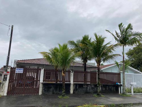 Casa De 3 Quartos, Sendo 1 Suite E 2 Quartos C Banheiro