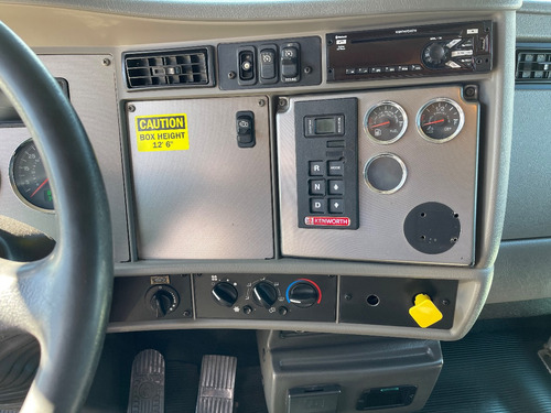 Rabón Kenworth T370 Seminuevo Año 2015 C/ Caja Refrigerada