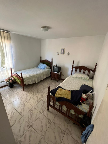 Apartamento En Venta La Boyera Piso 2 Bb