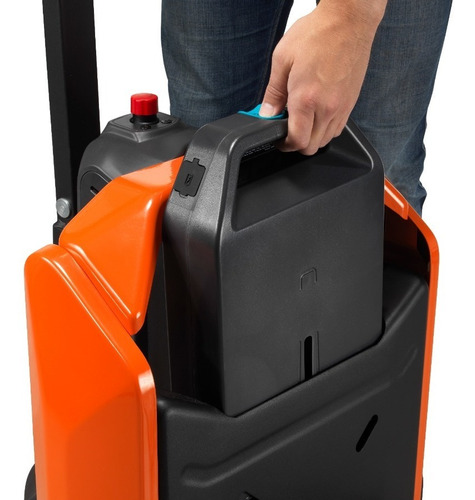 Imagen 6 de 11 de Transpaleta Eléctrica Bt Tyro 1.5t Con Batería De Litio