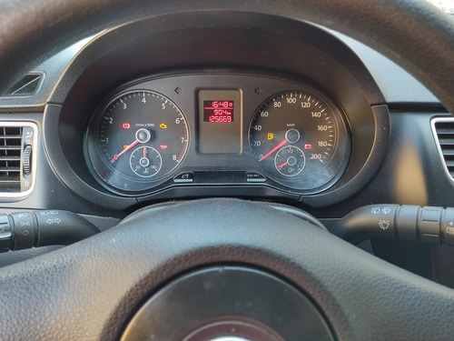 Imagem 7 de 7 de Volkswagen Fox 2012 1.0 Vht Trend Total Flex 5p