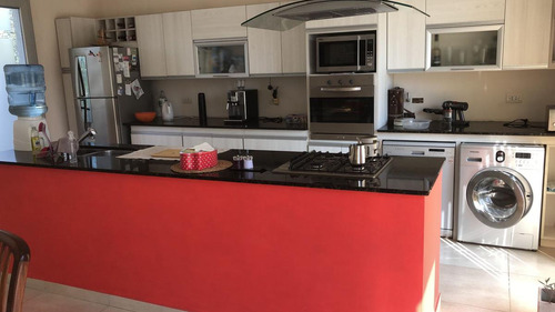 Casa En Venta - 3 Dormitorios 2 Baños - 125 Mts2 - 9 De Julio