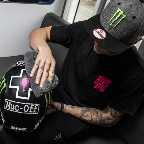 Protector Cascos Mates Satinados Bici Moto Detailing Muc-off