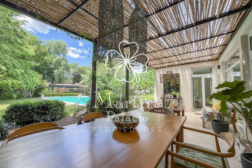 Casa En Venta. Barrio Los Tilos.