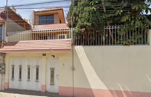 Casa En Venta En Flores Mexicanas 184, Benito Juárez, 57000 Cdad. Nezahualcóyotl, Méx Ajrj