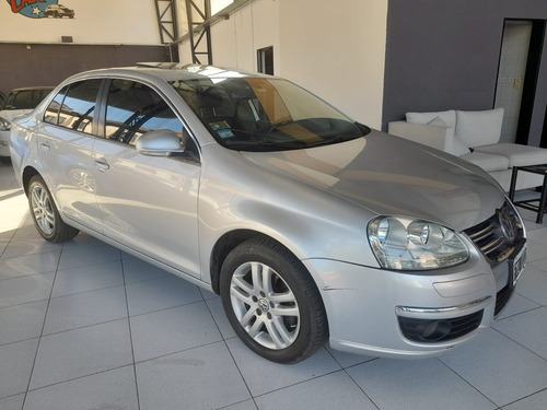 Volkswagen Vento 2.5 Luxury Wood