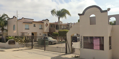 Casa En Remate Bancario En Misión De San Diego, San Borja Residencial, Aeropuerto, Ensenada, B.c. (60% Descuento, Excelente Plusvalía) ¡gran Oportunidad De Inversión! - Sk12