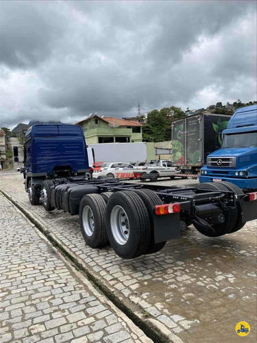 Imagem 4 de 8 de Mercedes Benz 3030 0km 2022 Azul