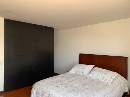 Apartamento Amplio Con Excelente Ubicación