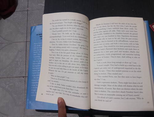 Mockingjay, Suzanne Collins, 9780439023511