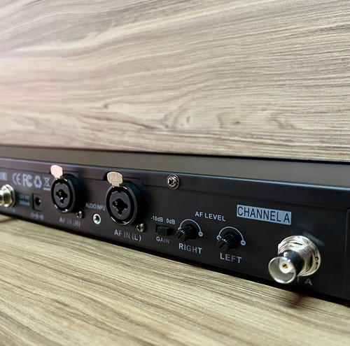 Monitor De Palco Quadruplo Ponto Sem Fio In Ear Ksr Psm8000