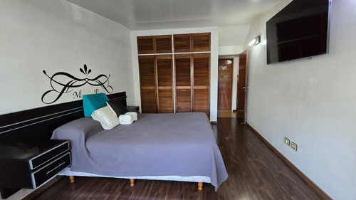 Casa Venta Cuatro Habitaciones Parque Piscina Castelar Norte