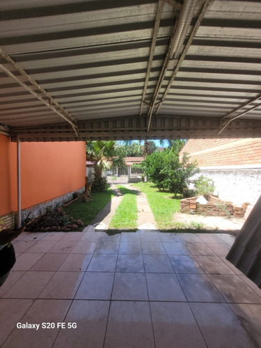 Casa De 01 Quanto Amplo Espaço Para Construir Mas