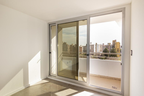 Imagen 6 de 30 de Av. Pellegrini 697 09 01 Nautilo