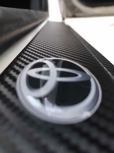 Imagen 3 de 5 de Cubre Zocalos Autoadhesivos P/ Toyota Hilux Envio Gratis