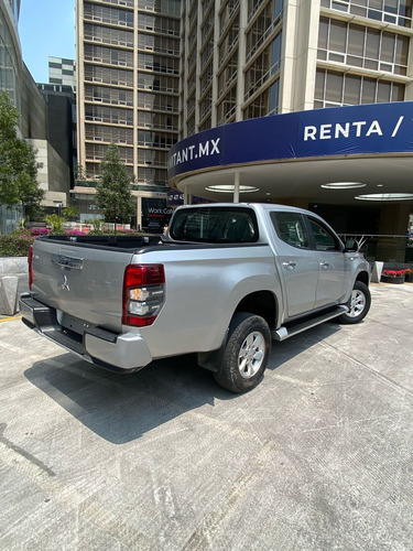 Mitsubishi L200 2.4 Cabina Doble 4x2 Mt