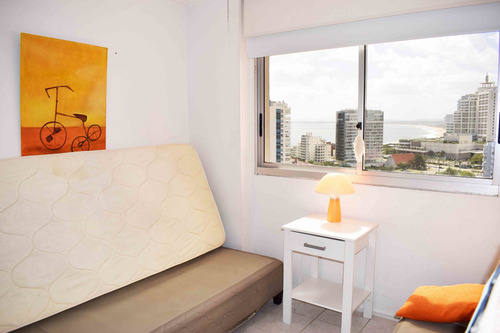 Apto En Venta Piso Alto, Vista Parcial 2 Dorm Punta Del Este