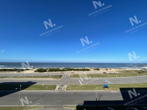 Imagen 1 de 12 de Apartamento En Playa Brava, Punta Del Este Con Vista Al Mar - Punta Del Este Brava