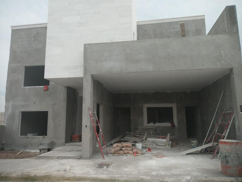 Imagen 1 de 3 de Casa En Venta En Las Trojes