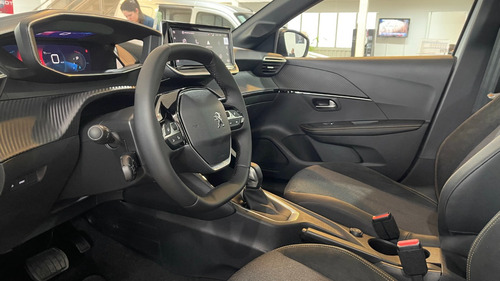 Imagen 18 de 25 de Peugeot 208 Roadtrip Tiptronic