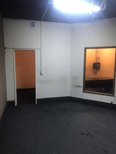 Excelente Local 205m2, Con Sótano Con Montecarga. Oficinas.- Microcentro