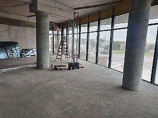 Rambla Puerto Del Buceo, Local En Edificio Forum.